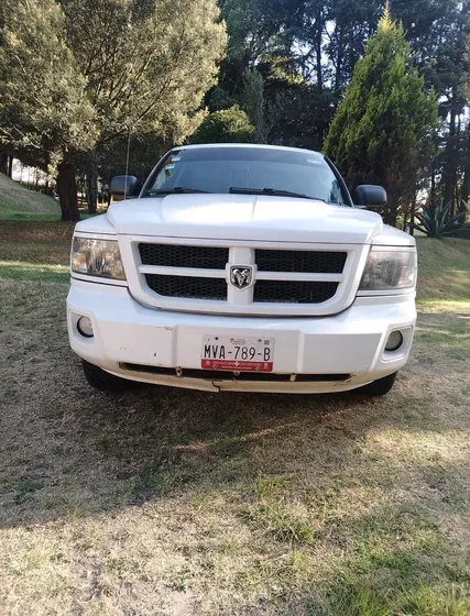 Dodge Dakota Slt Crew Cab 4x2 At