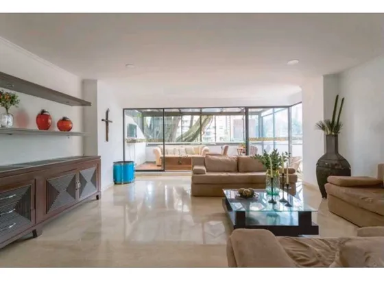 Apartamento En Venta Sector El Poblado, Los Balsos (c.v)