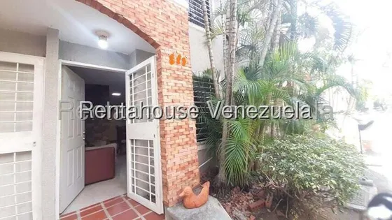 Casa En Alquiler En Cabudare Zona De La Riberena Codigo 2  5  2  2  3  9 3   Mildred Traigo Para Ti Casa Amoblada Para Vivir En Comodidad Cuenta Con Piscina 