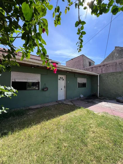 Casa De 5 Amb Venta En Leon Ortiz De Rozas 3767  (remedios De Escalada)
