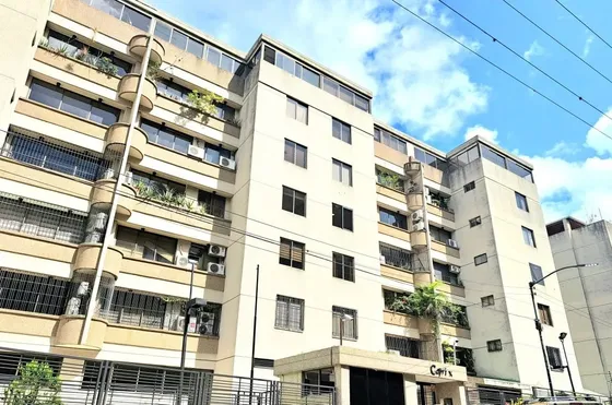 Se Vende Comodo Apartamento En Urbanizacion Miranda 85 Metros 2h2b2p Ih6