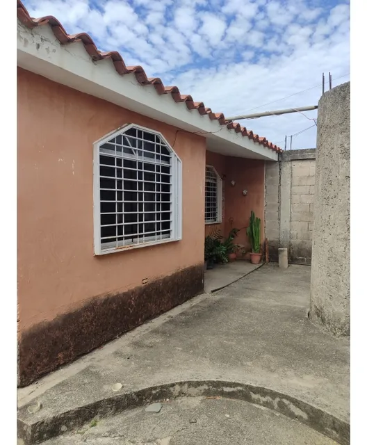 Venta De Casa En Ciudad Alianza  Villa Alianza Ii, Agua Sal 01-101