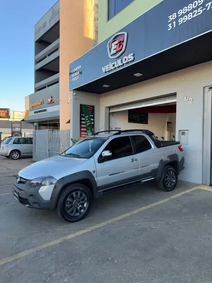 Fiat Strada 1.8 16v Adventure Extreme Cab. Dupla Flex 3p