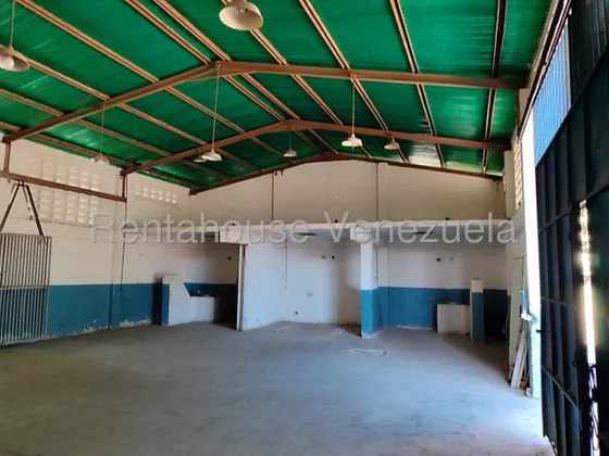 Galpon En Alquiler Con Amplio Terreno Prolongacion Av Aragua Maracay 25-16871 Apd