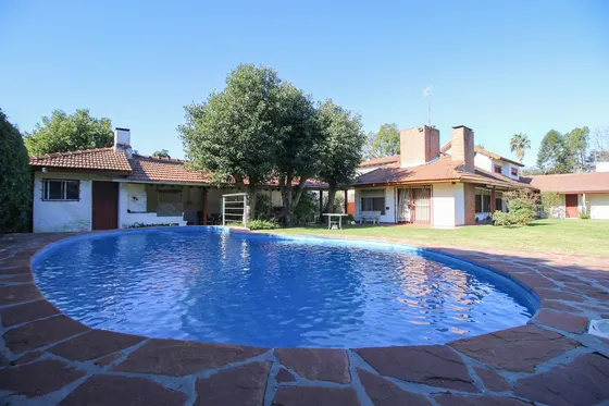 Venta Casa 6 Amb Pilar Quincho C/parrilla Y Pileta