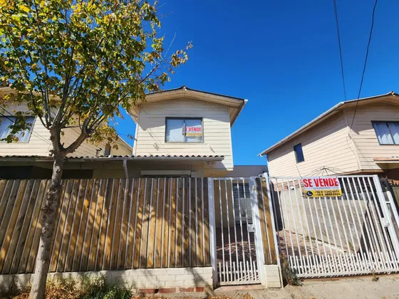 Se Vende Casa En Quillota Excelente Ubicación!
