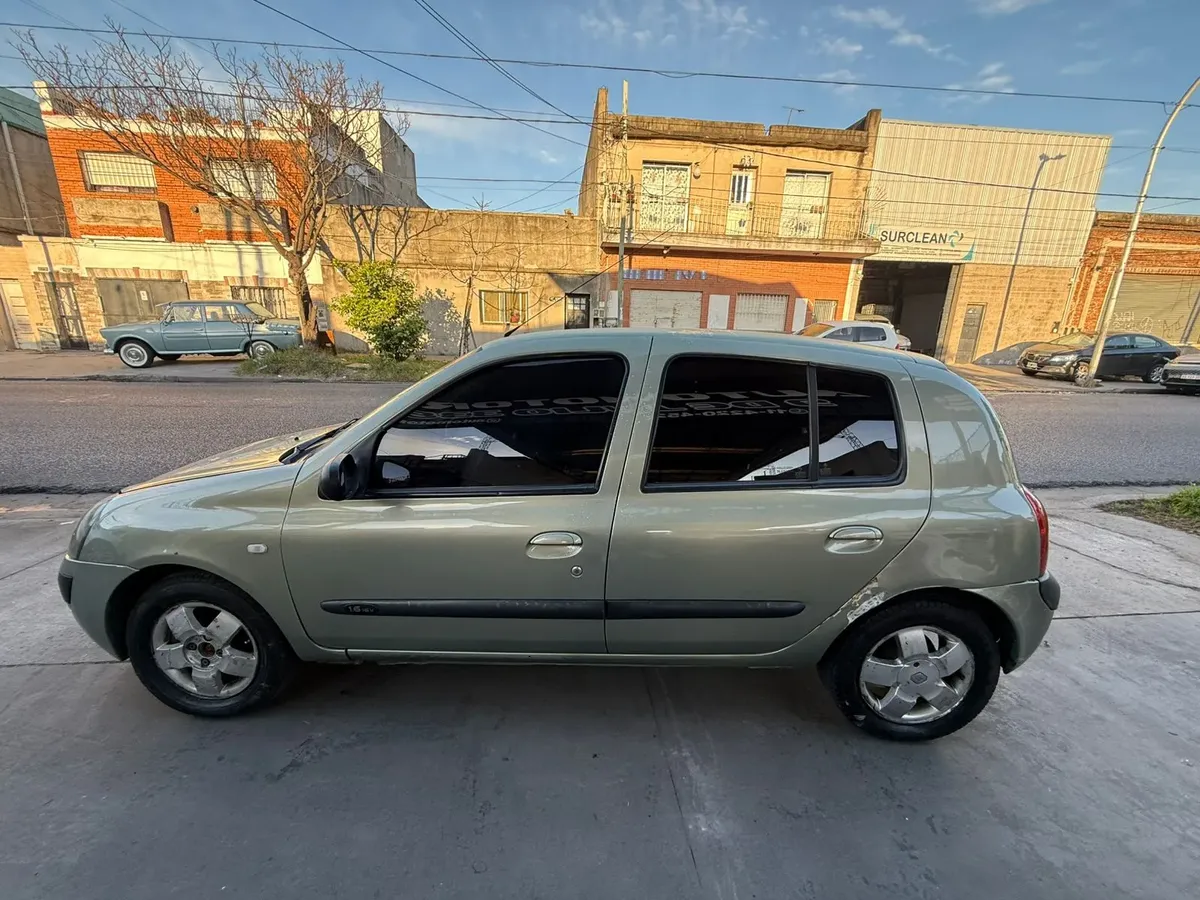Renault Clio 1.6 Privilege516807400558448649
