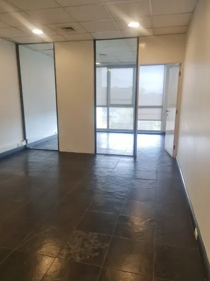 Luminosa Practica Ciudad Empresarial De 42m2 Con 1 Privado