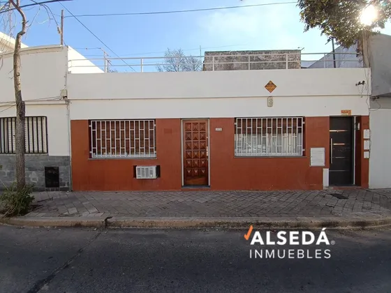 Casa 2 Dormitorios Venta Barrio Parque Rosario
