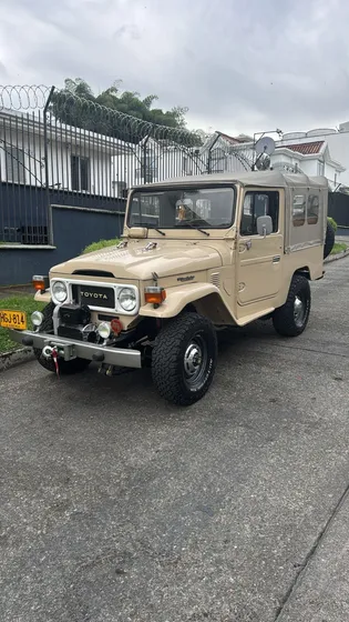 Toyota Fj43 1981 Carpato (restaurado)
