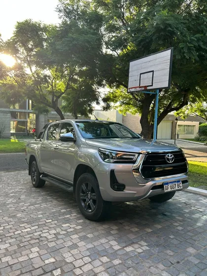 Toyota Hilux 2.8 Cd Srv 177cv 4x4