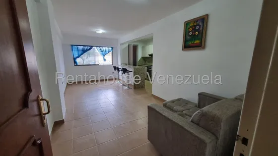 Julian Galindez Alquila Apartamento Conectado A Planta Electrica En Parque Trinitarias Barquisimeto  #25-20161