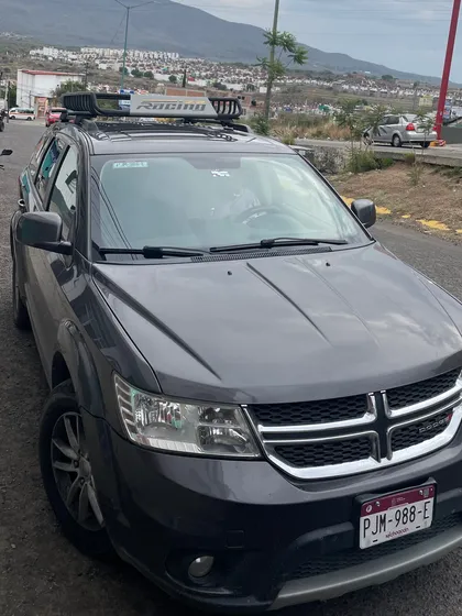 Dodge Journey 2.4 Sxt 5 Pasajeros Plus At