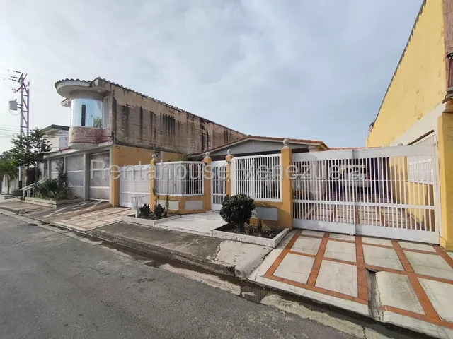 Casa Estilo Colonial En Cagua Corinsa, Calle Privada. Ljsa 25-23751