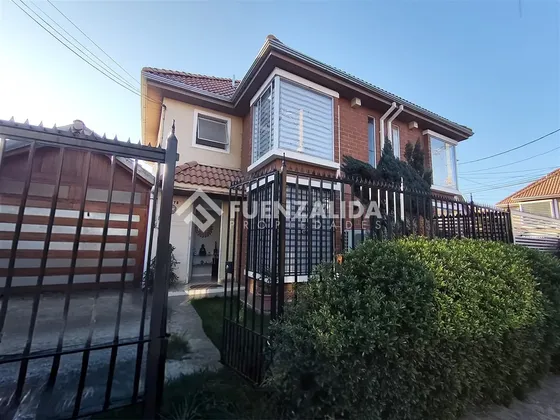 Casa En Venta De 3 Dormitorios En Puente Alto, Aep