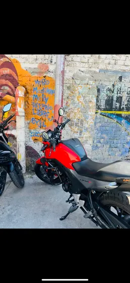 Honda Cb160f Año 2023 Todo Pagado Color Roja Sin Detalles