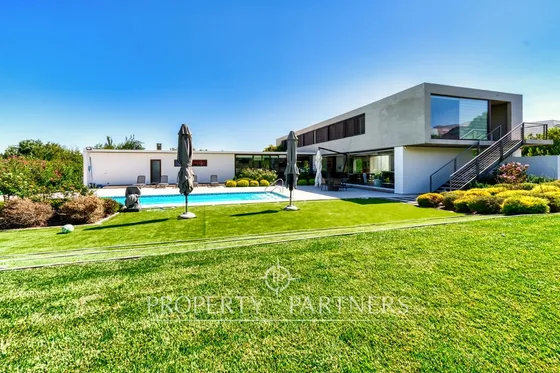 Piedra Roja, Moderna E Impecable Casa En Exclusivo...