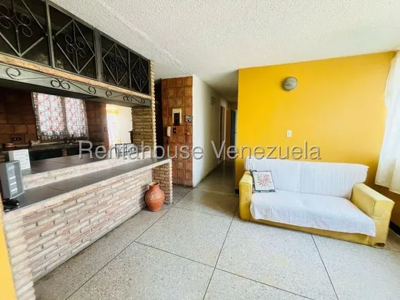 Apartamento En Venta En Cabudare Urb La Mora Comodo Y Funcional Con 3 Habitaciones 2 Baños En Impecables Condiciones Cod 25 19237 Comunicate Soy Gabi Irastorza                                         