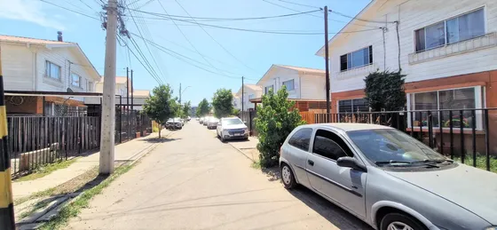 Venta De Casa De Tres Dormitorios, Dos Baños En Parad 6, Qui
