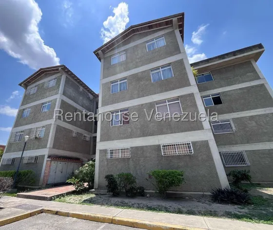 Rosa Rodríguez Vende Apartamento En Res. San Antonio Ii, Cabudare 25-19341