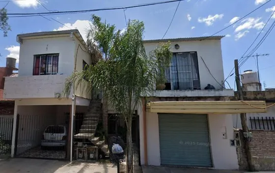 Casa En Venta - 2 Dormitorios 2 Baños - 330mts2 - Gonzalez Catán