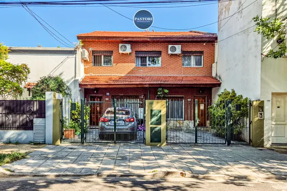 Venta De Duplex En Olivos De 4 Amb Con Gran Jardin 