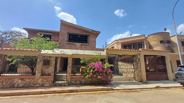 Se Vende Hermosa Casa  De Dos ( 2) Planta. An 