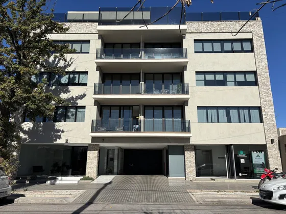 Departamento Con Amenities En Edificio Alsina