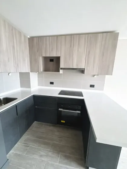 Arriendo En Las Condes 1d+1b Con Estacionmiento Y Bodega