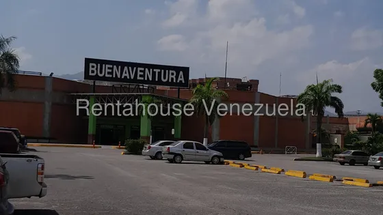 Se Vende Local En Cc Buenaventura Guarenas Guatire Kmv