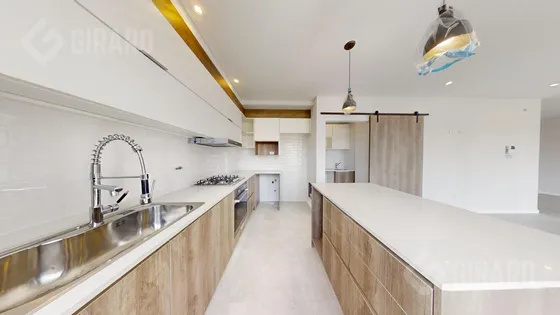 Departamento En Venta, Piso De 4 Amb Con Cochera, Zona Guemes. Apto Credito