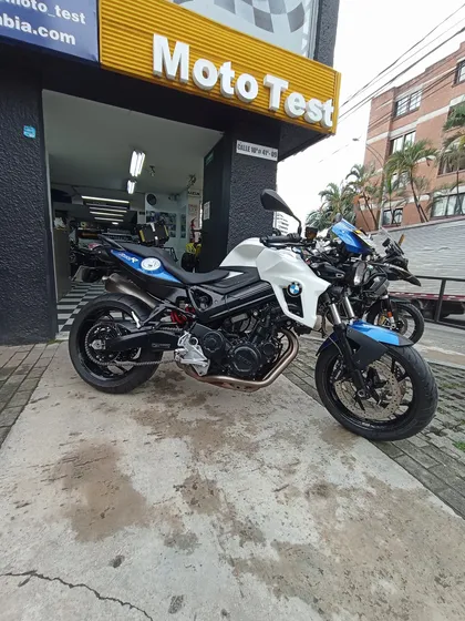 F800r Modelo 2013