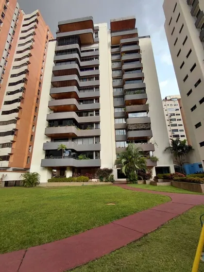 Annic Coronado Vende  Apartamento En La Urb Valles De Camoruco Ref. 26268