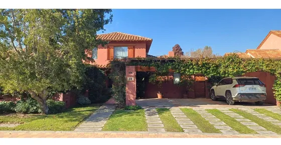 Casa Chilena En Venta 5d 5b Piedra Roja Chicureo