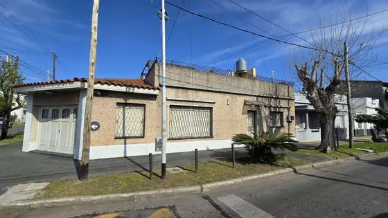 Venta Casa Sarandi 4 Ambientes