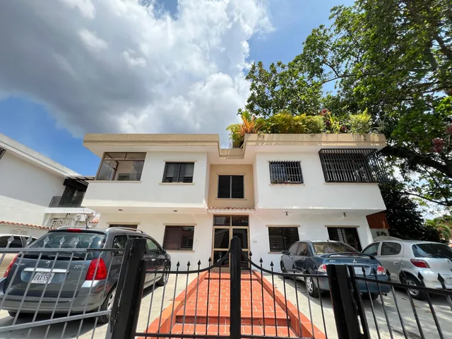 Exelente Apartoquinta Urb. El Parral Calle Cerrada 