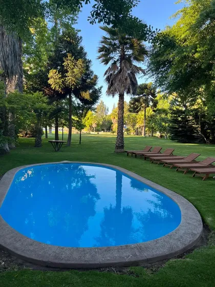 Preciosa Casa Con Maravilloso Jardin, Vista Al Lago.-