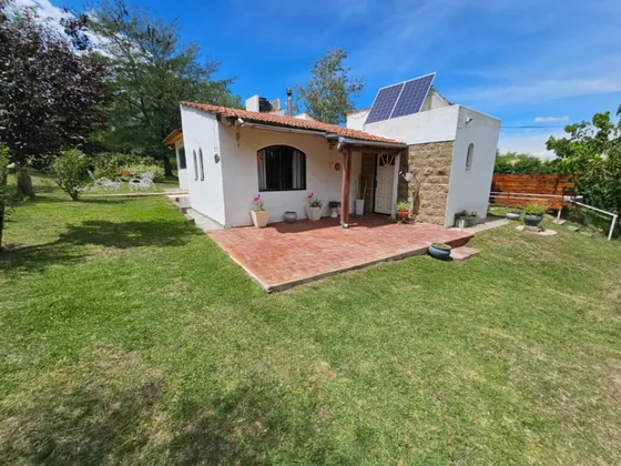 Venta Casa 2 Dormitorios Cosquín Con Cochera