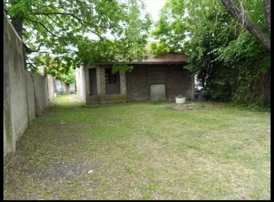 Casa A Refaccionar En Venta - 2 Dormitorios 2 Baños - 400mts2 - Esteban Echeverría
