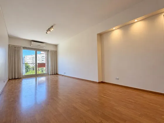 Venta de Departamento 4 Ambientes con Dependencia, Cochera y Baulera | Vista Abierta a Los Bosques