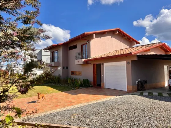 Casa Campestre En Arriendo En Envigado, Loma Del Escobero