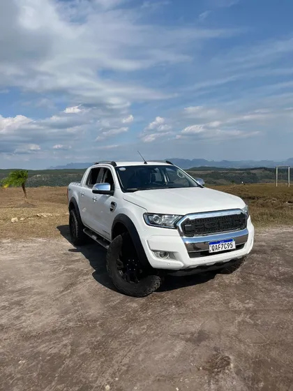 Ford Ranger 3.2 Limited Cab. Dupla 4x4 Aut. 4p