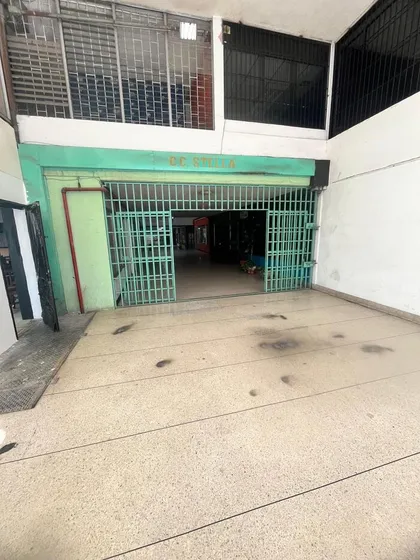 Local Centro Comercial Stella A Una Cuadra De La Plaza Bolívar, Centro De Valencia. Alquila Dayanna Vasquez