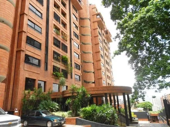 Apartamento En Alquiler, Los Dos Caminos - Marigreys Blanco - #22-20500