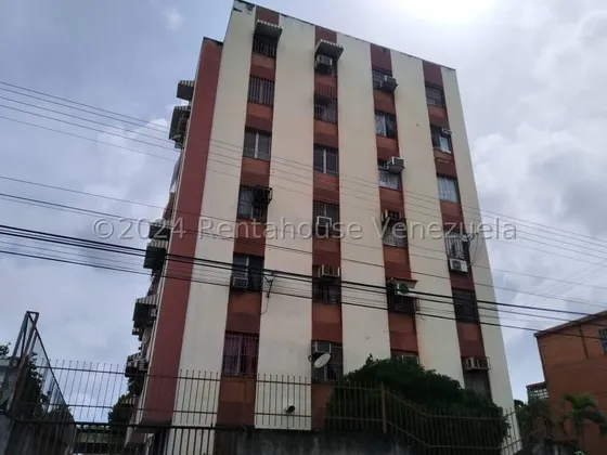 Apartamento En Venta Economico En La Avenida Miranda De Maracay Piso Bajo Zona Segura Amplio Cómodo Nela 25-13934