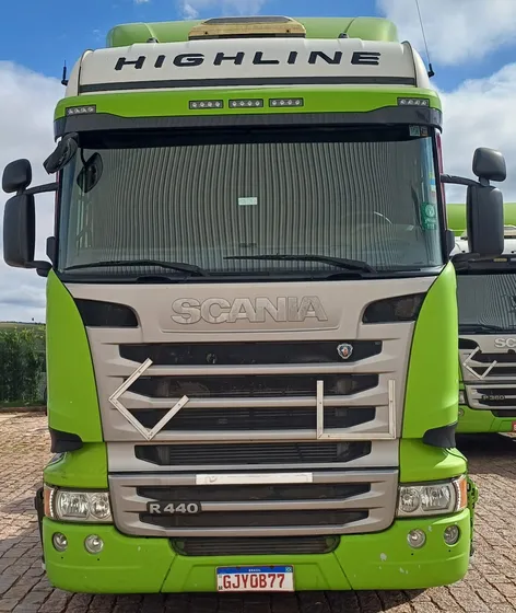 Scania R440 Highline 2018 6x2 Automática Com Retarder