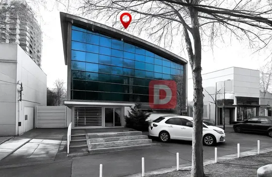 Local Comercial En Arriendo En Las Condes 480 M2/300 Uf