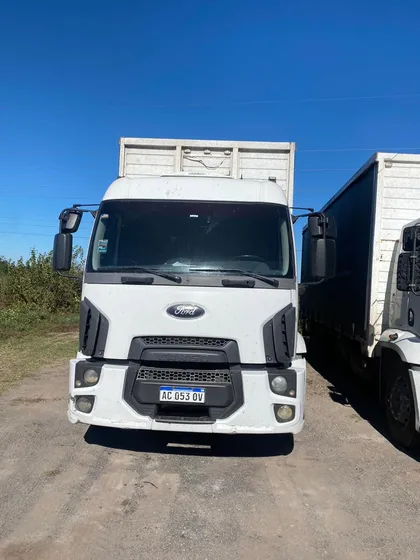 Ford Cargo 1729-53 6x2  Caja Sider  16 Palets