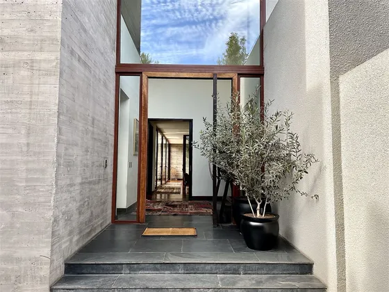 Casa En Venta De 6 Dorm. En Lo Barnechea
