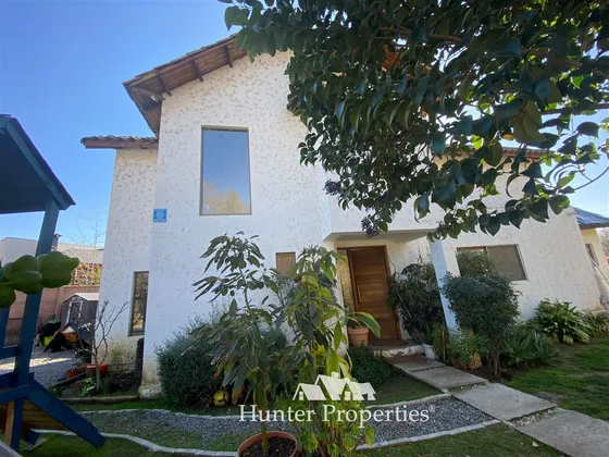 Casa En Venta De 5 Dorm. En Machalí - La Hacienda - Rancagua